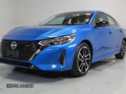 ✅ 2024 Nissan Sentra SR • VIN: 3N1AB8DV8RY358357 • Lot: 87471655. Wystawiony na Copart z przebiegiem 4 186 mil. Bezpłatny archiwum sprzedaży aukcyjnych z USA i szczegółowy raport historii pojazdu na DreamBid. Zdjęcie 2.