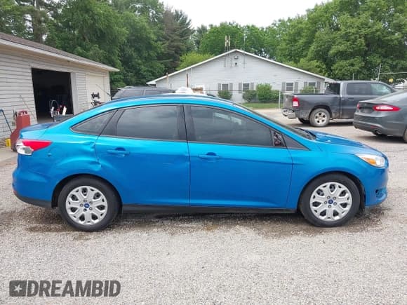 ✅ 2015 Ford Focus SE • VIN: 1FADP3F21FL274182 • Lot: 42441161. Listed on IAAI with 176,810 mi. Free auction sales archive from the USA and detailed vehicle history report at DreamBid. Image 14.