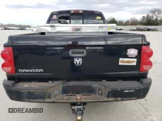 2005 Dodge Dakota ST с VIN 1D7HW28K55S265016, выставлен на аукционе Copart как лот 81959724 с пробегом 154 306 миль миль и Чистый • Clean title. История ставок и продаж доступна на DreamBid. Изображение 6.