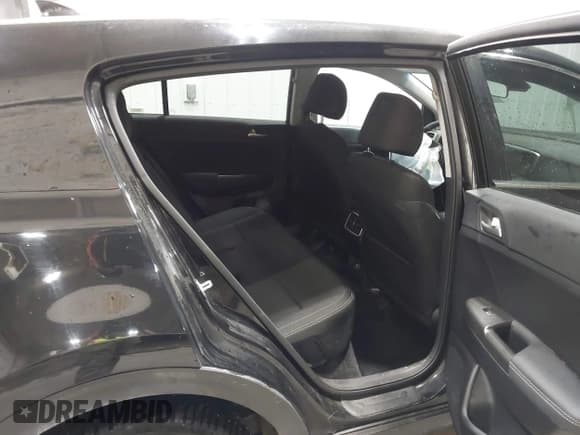 ✅ 2020 Kia Sportage LX • VIN: KNDPMCAC1L7634250 • Lot: 43711483. Wystawiony na IAAI z przebiegiem 57 824 mil. Bezpłatny archiwum sprzedaży aukcyjnych z USA i szczegółowy raport historii pojazdu na DreamBid. Zdjęcie 8.