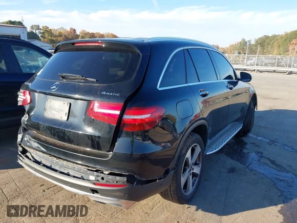 ✅ 2018 Mercedes-Benz GLC 300 • VIN: WDC0G4KB9JV087817 • Lot: 43642025. Listed on IAAI with 153,243 mi. Free auction sales archive from the USA and detailed vehicle history report at DreamBid. Image 4.