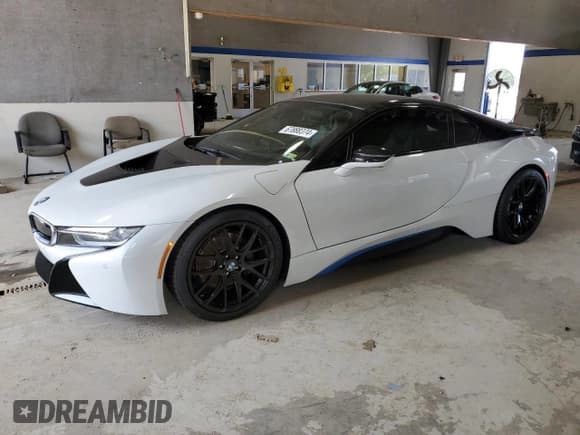 ✅ 2016 BMW i8 • VIN: WBY2Z2C55GV676201 • Lot: 67888374. Wystawiony na Copart z przebiegiem 59 010 mil. Bezpłatny archiwum sprzedaży aukcyjnych z USA i szczegółowy raport historii pojazdu na DreamBid. Zdjęcie 1.