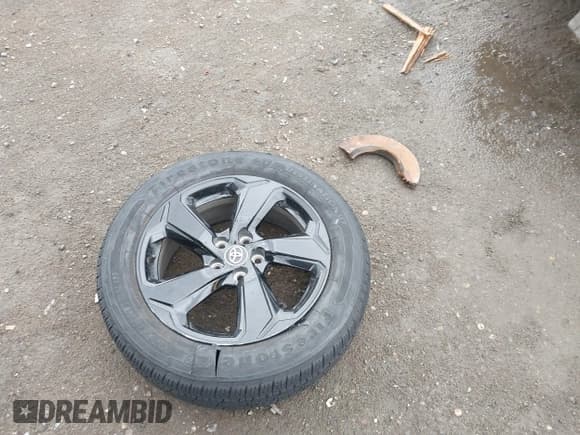 ✅ 2021 Toyota RAV4 Hybrid XSE • VIN: 4T3E6RFV9MU027176 • Lot: 43519719. Listed on IAAI with 63,527 mi. Free auction sales archive from the USA and detailed vehicle history report at DreamBid. Image 12.