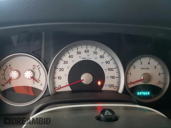 ✅ 2005 Dodge Durango Limited • VIN: 1D4HB58N45F571718 • Лот: 66550645. Опубликован ранее на Copart с пробегом 237 553 миль. Бесплатный доступ к архиву аукционных продаж из США и подробный отчёт об истории автомобиля на DreamBid. Изображение 9.