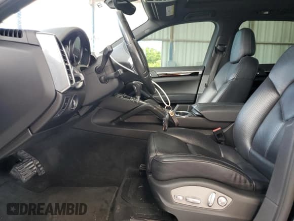 ✅ 2014 Porsche Cayenne • VIN: WP1AA2A27ELA90667 • Lot: 57790635. Listed on Copart with 121,750 mi. Free auction sales archive from the USA and detailed vehicle history report at DreamBid. Image 7.