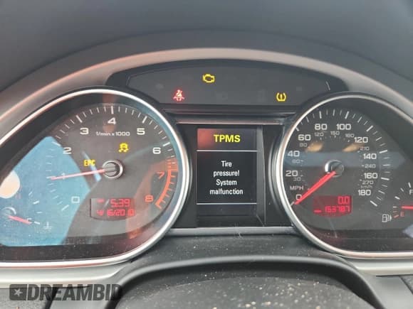 ✅ 2011 Audi Q7 Premium Plus • VIN: WA1LGAFE1BD002007 • Lot: 92279415. Wystawiony na Copart z przebiegiem 153 787 mil. Bezpłatny archiwum sprzedaży aukcyjnych z USA i szczegółowy raport historii pojazdu na DreamBid. Zdjęcie 9.