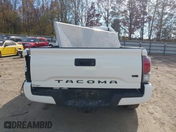 ✅ 2020 Toyota Tacoma TRD Off Road • VIN: 3TMCZ5ANXLM325654 • Lot: 43637670. Listed on IAAI with 137,509 mi. Free auction sales archive from the USA and detailed vehicle history report at DreamBid. Image 16.