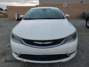 ✅ 2015 Chrysler 200 Limited • VIN: 1C3CCCABXFN607609 • Lot: 92898305. Wystawiony na Copart z przebiegiem 104 068 mil. Bezpłatny archiwum sprzedaży aukcyjnych z USA i szczegółowy raport historii pojazdu na DreamBid. Zdjęcie 5.