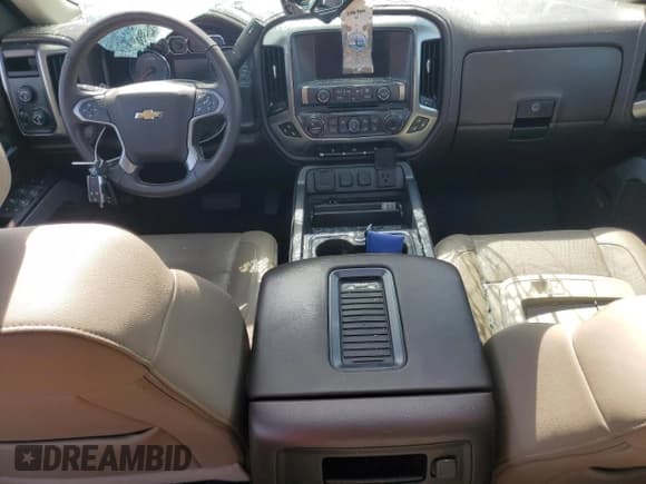 ✅ 2018 Chevrolet Silverado 1500 LTZ • VIN: 3GCUKSEJ7JG251071 • Lot: 54861685. Wystawiony na Copart z przebiegiem 123 157 mil. Bezpłatny archiwum sprzedaży aukcyjnych z USA i szczegółowy raport historii pojazdu na DreamBid. Zdjęcie 8.