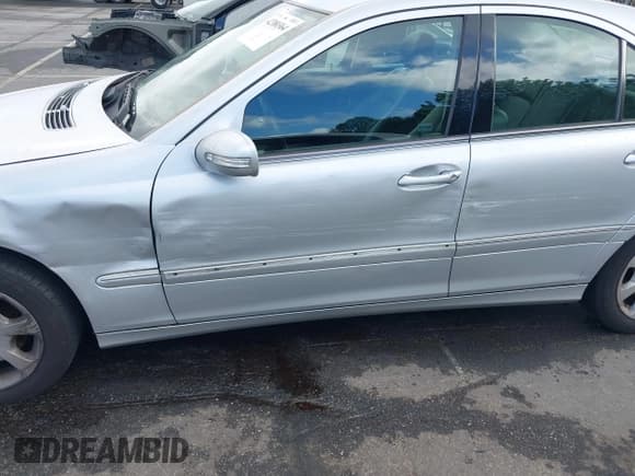 ✅ 2006 Mercedes-Benz C 280 Luxury • VIN: WDBRF92H16F763551 • Lot: 42380364. Wystawiony na IAAI z przebiegiem 253 957 mil. Bezpłatny archiwum sprzedaży aukcyjnych z USA i szczegółowy raport historii pojazdu na DreamBid. Zdjęcie 6.