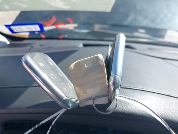 ✅ 2017 Cadillac Escalade Premium Luxury • VIN: 1GYS3CKJ8HR162399 • Lot: 42082988. Listed on IAAI with 108,645 mi. Free auction sales archive from the USA and detailed vehicle history report at DreamBid. Image 11.