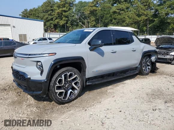 ✅ 2025 Chevrolet Silverado 1500 • VIN: 1GC402EL6SU406523 • Лот: 81186035. Опубликован ранее на Copart с пробегом 10 538 миль. Бесплатный доступ к архиву аукционных продаж из США и подробный отчёт об истории автомобиля на DreamBid. Изображение 1.