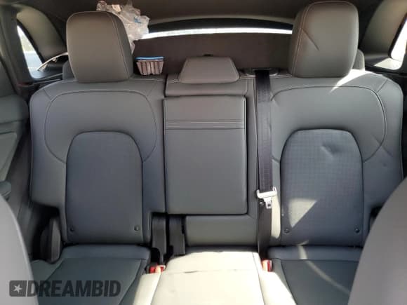 ✅ 2023 VinFast VF 8 Plus • VIN: RLLV1AFA5PH003227 • Lot: 58780524. Wystawiony na Copart z przebiegiem 18 mil. Bezpłatny archiwum sprzedaży aukcyjnych z USA i szczegółowy raport historii pojazdu na DreamBid. Zdjęcie 10.