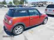 2013 MINI Hardtop z VIN WMWSU3C54DT545660, wystawiony jako IAAI lot #42737468 z przebiegiem 41 059 mil mil oraz . Historia ofert i sprzedaży dostępna na DreamBid. Obrazek 4.