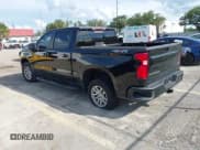 ✅ 2020 Chevrolet Silverado 1500 RST • VIN: 3GCUYEED8LG226418 • Lot: 43278121. Wystawiony na IAAI z przebiegiem 131 343 mil. Bezpłatny archiwum sprzedaży aukcyjnych z USA i szczegółowy raport historii pojazdu na DreamBid. Zdjęcie 3.