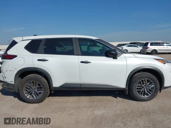 ✅ 2025 Nissan Rogue S • VIN: 5N1BT3AB0SC766339 • Лот: 43142299. Опубликован ранее на IAAI с пробегом 1 645 миль. Бесплатный доступ к архиву аукционных продаж из США и подробный отчёт об истории автомобиля на DreamBid. Изображение 13.