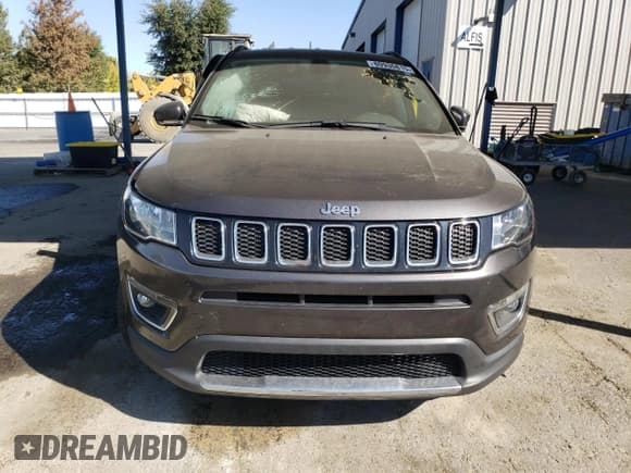 ✅ 2020 Jeep Compass Limited • VIN: 3C4NJDCB7LT138889 • Lot: 80936815. Wystawiony na Copart z przebiegiem 64 425 mil. Bezpłatny archiwum sprzedaży aukcyjnych z USA i szczegółowy raport historii pojazdu na DreamBid. Zdjęcie 5.