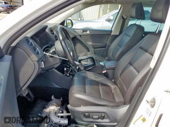 ✅ 2017 Volkswagen Tiguan Wolfsburg Edition • VIN: WVGRV7AX3HW502826 • Лот: 94908105. Опубликован ранее на Copart с пробегом 166 472 миль. Бесплатный доступ к архиву аукционных продаж из США и подробный отчёт об истории автомобиля на DreamBid. Изображение 7.