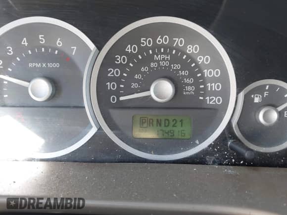 2005 Mercury Mariner Luxury z VIN 4M2YU56195DJ14917, wystawiony jako IAAI lot #41538962 z przebiegiem 210 486 mil mil oraz . Historia ofert i sprzedaży dostępna na DreamBid. Obrazek 7.