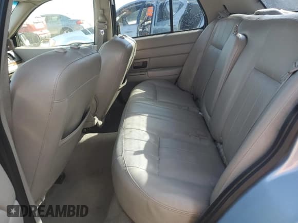 ✅ 2011 Ford Crown Victoria LX • VIN: 2FABP7EV9BX147235 • Lot: 68829045. Listed on Copart with 201,695 mi. Free auction sales archive from the USA and detailed vehicle history report at DreamBid. Image 10.