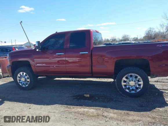 ✅ 2015 Chevrolet Silverado 2500HD LT • VIN: 1GC2KVEG3FZ134852 • Lot: 42041448. Wystawiony na IAAI z przebiegiem 117 061 mil. Bezpłatny archiwum sprzedaży aukcyjnych z USA i szczegółowy raport historii pojazdu na DreamBid. Zdjęcie 14.