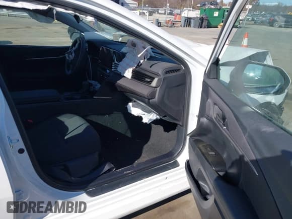 ✅ 2025 Toyota Camry LE • VIN: 4T1DAACK8SU169014 • Lot: 43772245. Listed on IAAI with 8,807 mi. Free auction sales archive from the USA and detailed vehicle history report at DreamBid. Image 5.