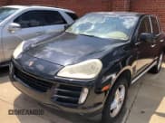 ✅ 2010 Porsche Cayenne • VIN: WP1AA2AP5ALA07274 • Lot: 68574535. Wystawiony na Copart z przebiegiem 235 846 mil. Bezpłatny archiwum sprzedaży aukcyjnych z USA i szczegółowy raport historii pojazdu na DreamBid. Zdjęcie 2.
