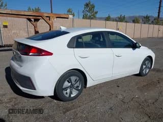 ✅ 2021 Hyundai Ioniq Blue • VIN: KMHC65LC7MU261005 • Lot: 41707432. Wystawiony na IAAI z przebiegiem 89 982 mil. Bezpłatny archiwum sprzedaży aukcyjnych z USA i szczegółowy raport historii pojazdu na DreamBid. Zdjęcie 4.