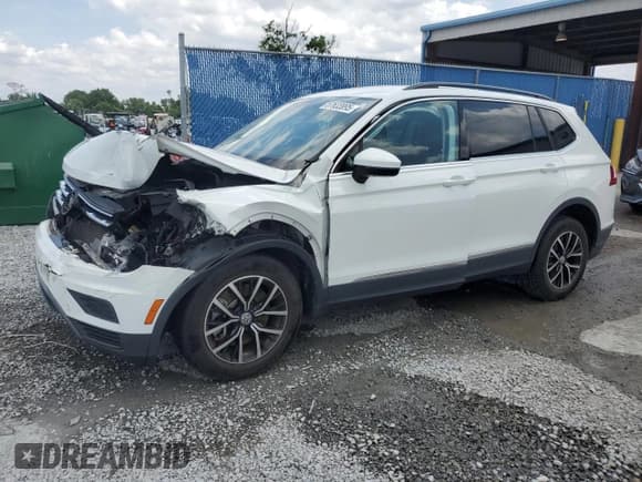 ✅ 2021 Volkswagen Tiguan SE • VIN: 3VV2B7AX5MM100395 • Lot: 57633995. Wystawiony na Copart z przebiegiem 81 548 mil. Bezpłatny archiwum sprzedaży aukcyjnych z USA i szczegółowy raport historii pojazdu na DreamBid. Zdjęcie 1.