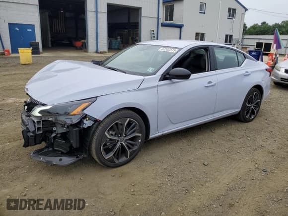 ✅ 2025 Nissan Altima SR • VIN: 1N4BL4CW9SN398554 • Lot: 67532515. Wystawiony na Copart z przebiegiem 1 456 mil. Bezpłatny archiwum sprzedaży aukcyjnych z USA i szczegółowy raport historii pojazdu na DreamBid. Zdjęcie 1.