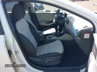 ✅ 2017 Hyundai Ioniq Blue • VIN: KMHC65LC2HU052356 • Lot: 42128416. Wystawiony na IAAI z przebiegiem 57 874 mil. Bezpłatny archiwum sprzedaży aukcyjnych z USA i szczegółowy raport historii pojazdu na DreamBid. Zdjęcie 5.