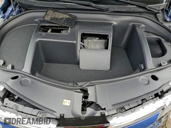 ✅ 2024 VinFast VF 8 Plus • VIN: RLLV1AFAXRH008488 • Lot: 95747735. Wystawiony na Copart z przebiegiem 7 148 mil. Bezpłatny archiwum sprzedaży aukcyjnych z USA i szczegółowy raport historii pojazdu na DreamBid. Zdjęcie 11.