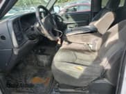 ✅ 2005 Chevrolet Silverado 2500HD LS • VIN: 1GCHK29U15E215511 • Lot: 71245895. Wystawiony na Copart z przebiegiem 319 517 mil. Bezpłatny archiwum sprzedaży aukcyjnych z USA i szczegółowy raport historii pojazdu na DreamBid. Zdjęcie 7.