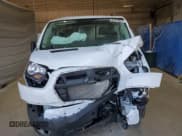 ✅ 2024 Ford Transit Cargo • VIN: 1FTBR1Y86RKA87547 • Lot: 81161315. Wystawiony na Copart z przebiegiem Nie podano. Bezpłatny archiwum sprzedaży aukcyjnych z USA i szczegółowy raport historii pojazdu na DreamBid. Zdjęcie 5.