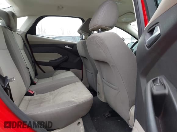 ✅ 2013 Ford Focus SE • VIN: 1FADP3F27DL261790 • Lot: 42032822. Listed on IAAI with 80,585 mi. Free auction sales archive from the USA and detailed vehicle history report at DreamBid. Image 8.