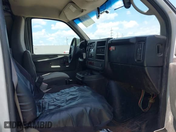 ✅ 2011 Chevrolet Express Cargo • VIN: 1GCWGFBAXB1174864 • Lot: 42560387. Listed on IAAI with 187,732 mi. Free auction sales archive from the USA and detailed vehicle history report at DreamBid. Image 5.