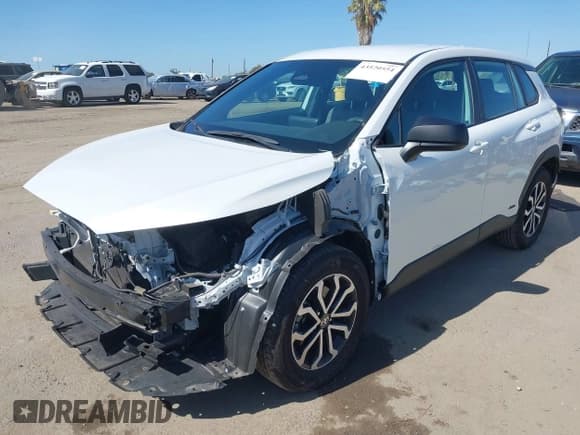 ✅ 2024 Toyota Corolla Cross Hybrid XSE • VIN: 7MUFBABG0RV040714 • Лот: 43520554. Опубликован ранее на IAAI с пробегом 38 358 миль. Бесплатный доступ к архиву аукционных продаж из США и подробный отчёт об истории автомобиля на DreamBid. Изображение 2.