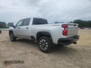 ✅ 2023 Chevrolet Silverado 2500HD Custom • VIN: 2GC4YMEY1P1727467 • Лот: 70299495. Опубликован ранее на Copart с пробегом 242 482 миль. Бесплатный доступ к архиву аукционных продаж из США и подробный отчёт об истории автомобиля на DreamBid. Изображение 2.