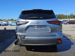 ✅ 2022 Toyota Highlander XLE • VIN: 5TDGZRAH8NS135843 • Lot: 86217325. Listed on Copart with 34,274 mi. Free auction sales archive from the USA and detailed vehicle history report at DreamBid. Image 6.