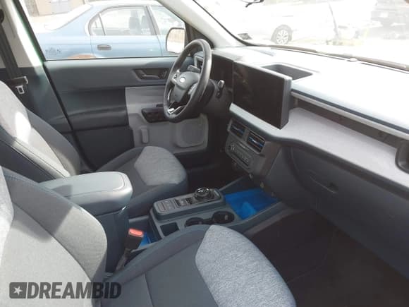 ✅ 2025 Ford Maverick XLT • VIN: 3FTTW8JA4SRA96574 • Lot: 43618168. Listed on IAAI with 3,172 mi. Free auction sales archive from the USA and detailed vehicle history report at DreamBid. Image 5.