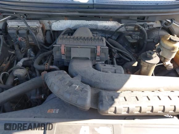 ✅ 2008 Ford F-150 XLT • VIN: 1FTPX14598FA62821 • Lot: 43116594. Wystawiony na IAAI z przebiegiem 200 780 mil. Bezpłatny archiwum sprzedaży aukcyjnych z USA i szczegółowy raport historii pojazdu na DreamBid. Zdjęcie 10.