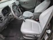 ✅ 2021 Hyundai Kona SEL • VIN: KM8K22AA9MU663521 • Лот: 39726064. Опубликован ранее на Copart с пробегом 15 536 миль. Бесплатный доступ к архиву аукционных продаж из США и подробный отчёт об истории автомобиля на DreamBid. Изображение 7.