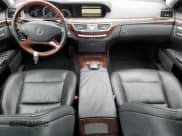 ✅ 2012 Mercedes-Benz S 550 • VIN: WDDNG9EB2CA473046 • Lot: 71740765. Wystawiony na Copart z przebiegiem 158 935 mil. Bezpłatny archiwum sprzedaży aukcyjnych z USA i szczegółowy raport historii pojazdu na DreamBid. Zdjęcie 8.