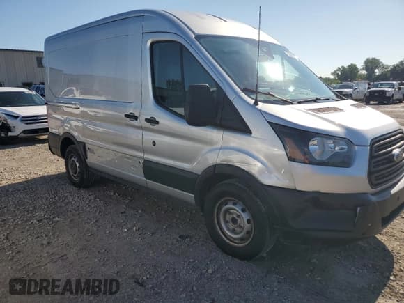 ✅ 2016 Ford Transit Cargo • VIN: 1FTYE1CM6GKA43720 • Lot: 63064055. Listed on Copart with 124,726 mi. Free auction sales archive from the USA and detailed vehicle history report at DreamBid. Image 4.