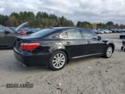 ✅ 2010 Lexus LS 460 • VIN: JTHCL5EF9A5007899 • Lot: 89666165. Wystawiony na Copart z przebiegiem 166 589 mil. Bezpłatny archiwum sprzedaży aukcyjnych z USA i szczegółowy raport historii pojazdu na DreamBid. Zdjęcie 3.