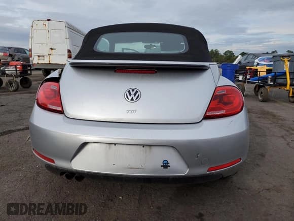 ✅ 2014 Volkswagen Beetle 2.0L TDI • VIN: 3VW5L7AT9EM813384 • Lot: 81159585. Listed on Copart with 117,083 mi. Free auction sales archive from the USA and detailed vehicle history report at DreamBid. Image 6.