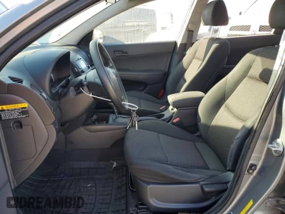 2010 Hyundai Elantra GLS z VIN KMHDB8AE1AU059567, wystawiony jako Copart lot #75637354 z przebiegiem 125 475 mil mil oraz Szkoda całkowita • Salvage title. Historia ofert i sprzedaży dostępna na DreamBid. Obrazek 7.