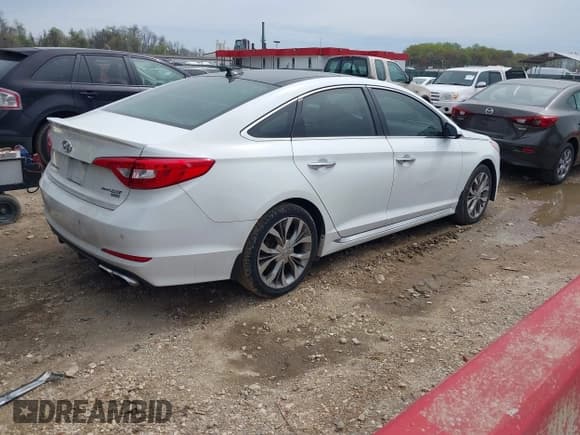 ✅ 2015 Hyundai Sonata Sport • VIN: 5NPE34AB9FH144694 • Lot: 42009957. Wystawiony na IAAI z przebiegiem 137 601 mil. Bezpłatny archiwum sprzedaży aukcyjnych z USA i szczegółowy raport historii pojazdu na DreamBid. Zdjęcie 4.