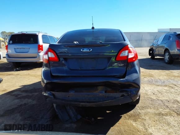 ✅ 2012 Ford Fiesta S • VIN: 3FADP4AJXCM136784 • Лот: 43584950. Опубликован ранее на IAAI с пробегом 118 421 миль. Бесплатный доступ к архиву аукционных продаж из США и подробный отчёт об истории автомобиля на DreamBid. Изображение 17.