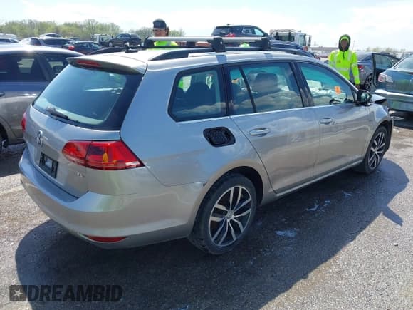 ✅ 2016 Volkswagen Golf TSI S • VIN: 3VWC17AU2GM519432 • Лот: 41986808. Опубликован ранее на IAAI с пробегом 116 082 миль. Бесплатный доступ к архиву аукционных продаж из США и подробный отчёт об истории автомобиля на DreamBid. Изображение 4.
